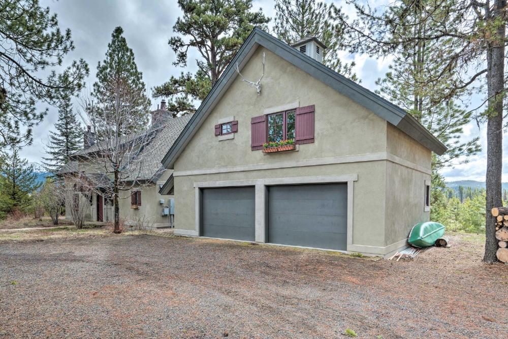Private McCall Apartment with Mountain View!